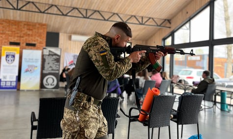 «Народ почав боятися своєї армії. Наше завдання — прибрати цей страх». Чи стануть обовʼязковими вишколи для цивільних