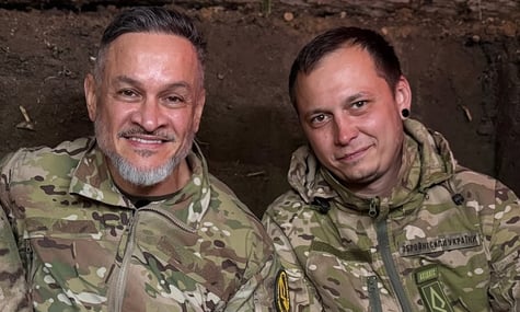 У війську пояснили кадри з кулінаром Ектором Хіменесом-Браво у формі: долучиться до позаштатної команди полку